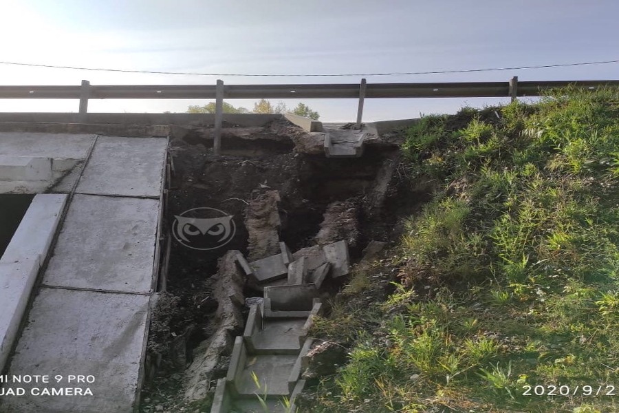 
		
		В микрорайоне Арбеково Пензенской области подмывает мост
		
	