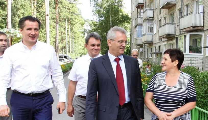 
		
		Белозерцев поздравил экс-мэра Заречного с новой должностью
		
	