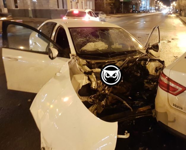
		
		В на ул. Кирова ночью жестко разбились три машины. Фото и видео
		
	