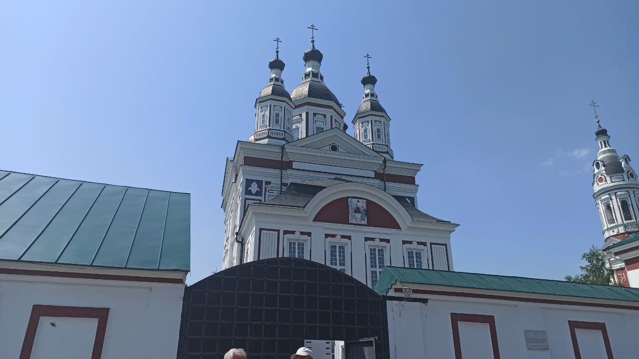 
		
		Олег Мельниченко посетил Свято-Троицкий Сканов женский монастырь
		
	
