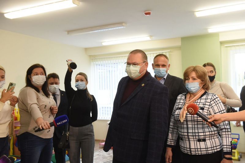 
		
		Олег Мельниченко открыл филиал детского сада в Арбековской заставе
		
	