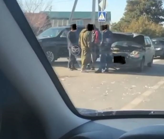 
		
		В Ахунах разбились две легковушки. Видео
		
	