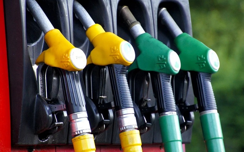 
		
		Эксперт рассказал о возможных изменениях цен на бензин
		
	