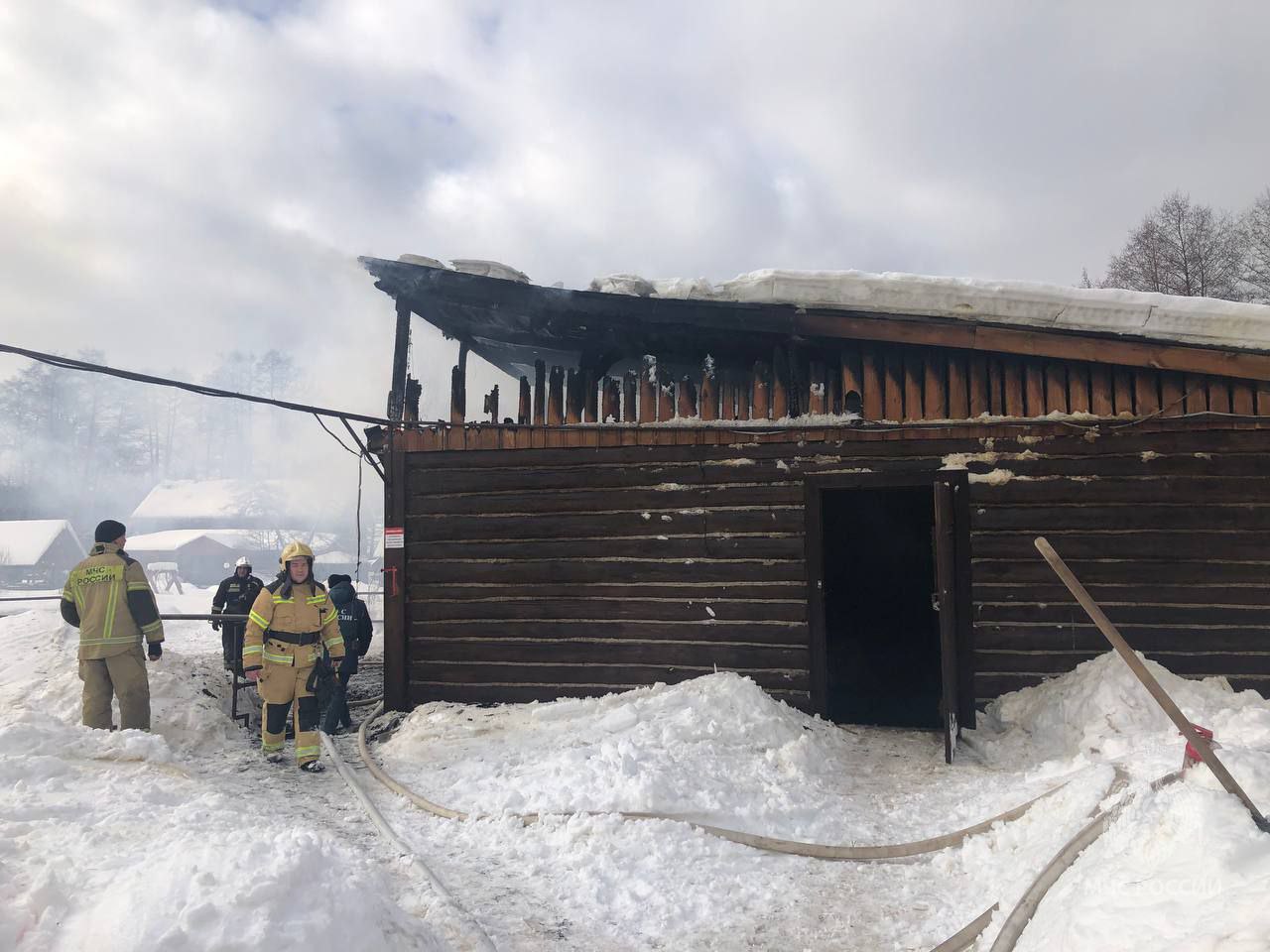 В поселке Золотаревка сгорела конюшня