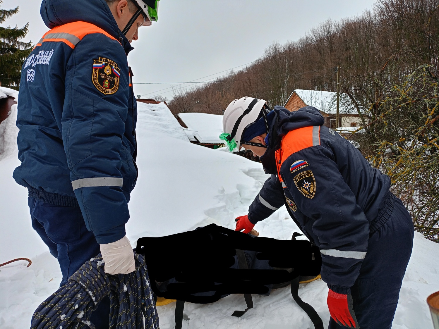 В СКР сообщили подробности инцидента с гибелью мужчины на крыше дома в Пензе