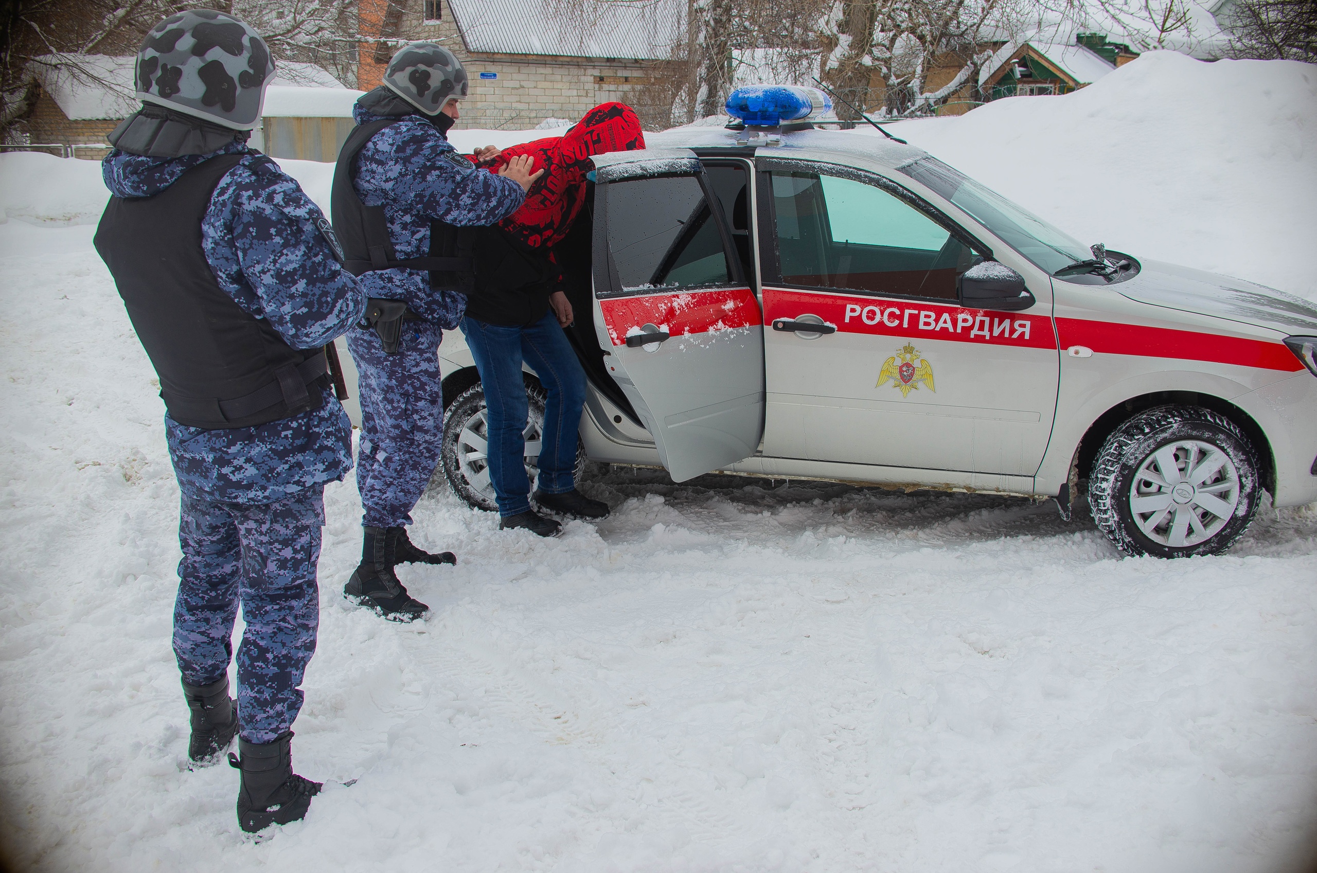 Росгвардия: в Пензе рабочий устроил драку на охраняемом объекте на ул.  Каракозова