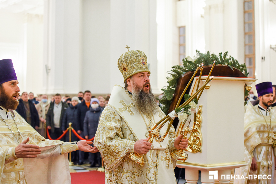 Служба в спасском соборе пенза