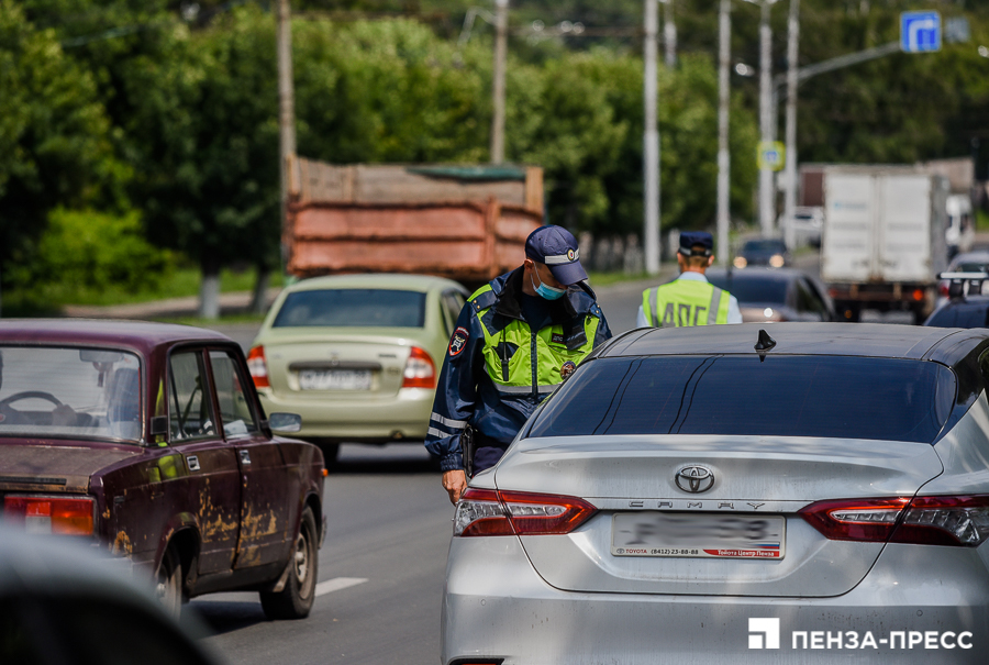 В Пензе под мостом в Арбеково не поместился очереднойбольшегруз