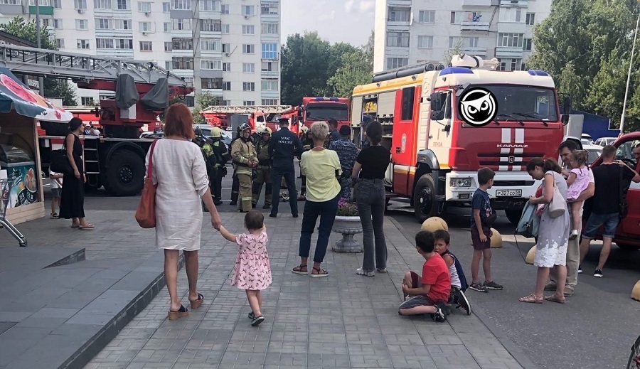 Тревога в пензе сегодня. Эвакуация пострадавшего. Пожар 28 августа город Пенза. Происшествия в Пензе вчера и сегодня.