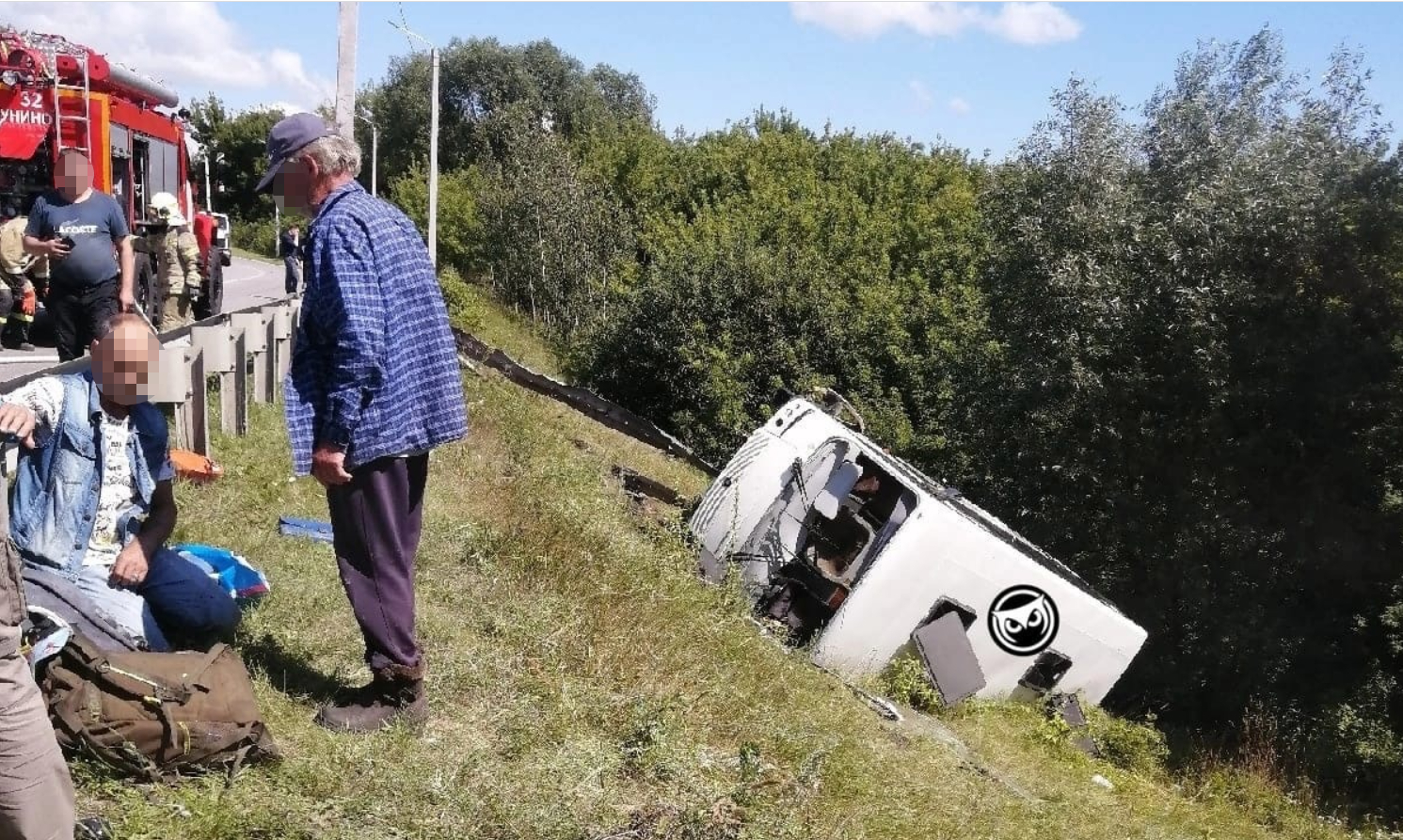 Дтп на скоростной трассе автобус с пассажирами перевернулся в кювет есть пострадавшие задача