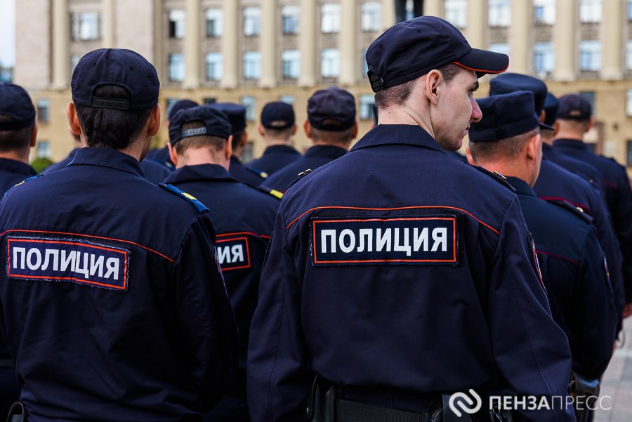 Полиция пензы фото В Пензе лучшие сотрудники полиции удостоились наград в честь 100-летия службы уч