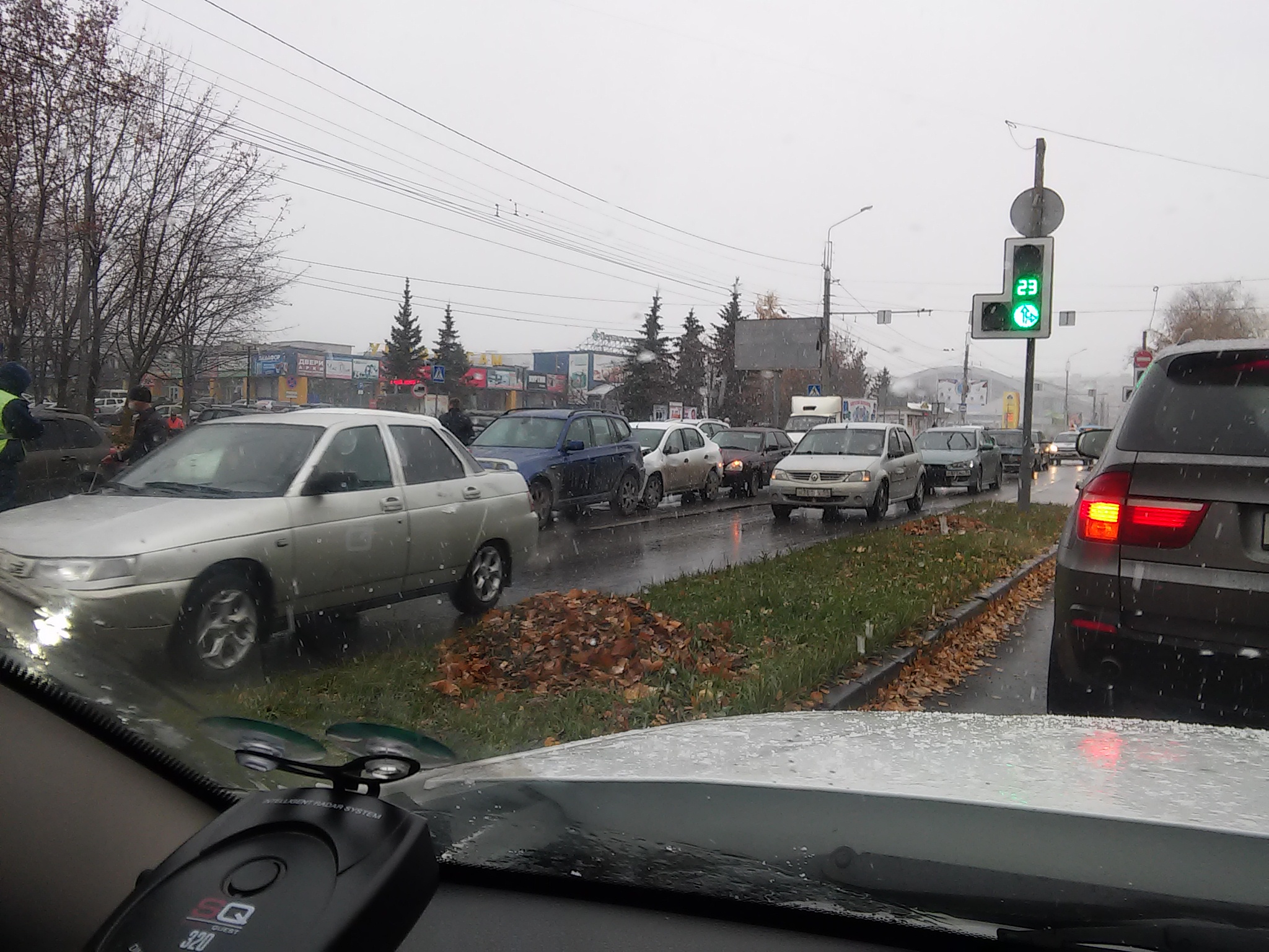 Светофор Пенза. ДТП В Пензе сегодня утром в Арбеково. Авария в Пензе сегодня на проспекте Строителей. Машины Пенза.