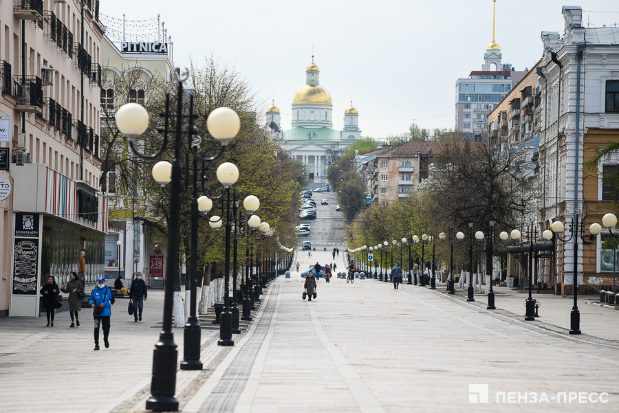 17 градусов на улице. Пенза улицы города. Улица Московская Пенза фото. Улица Московская Пенза верх. Пенза улицы лето крупный план.